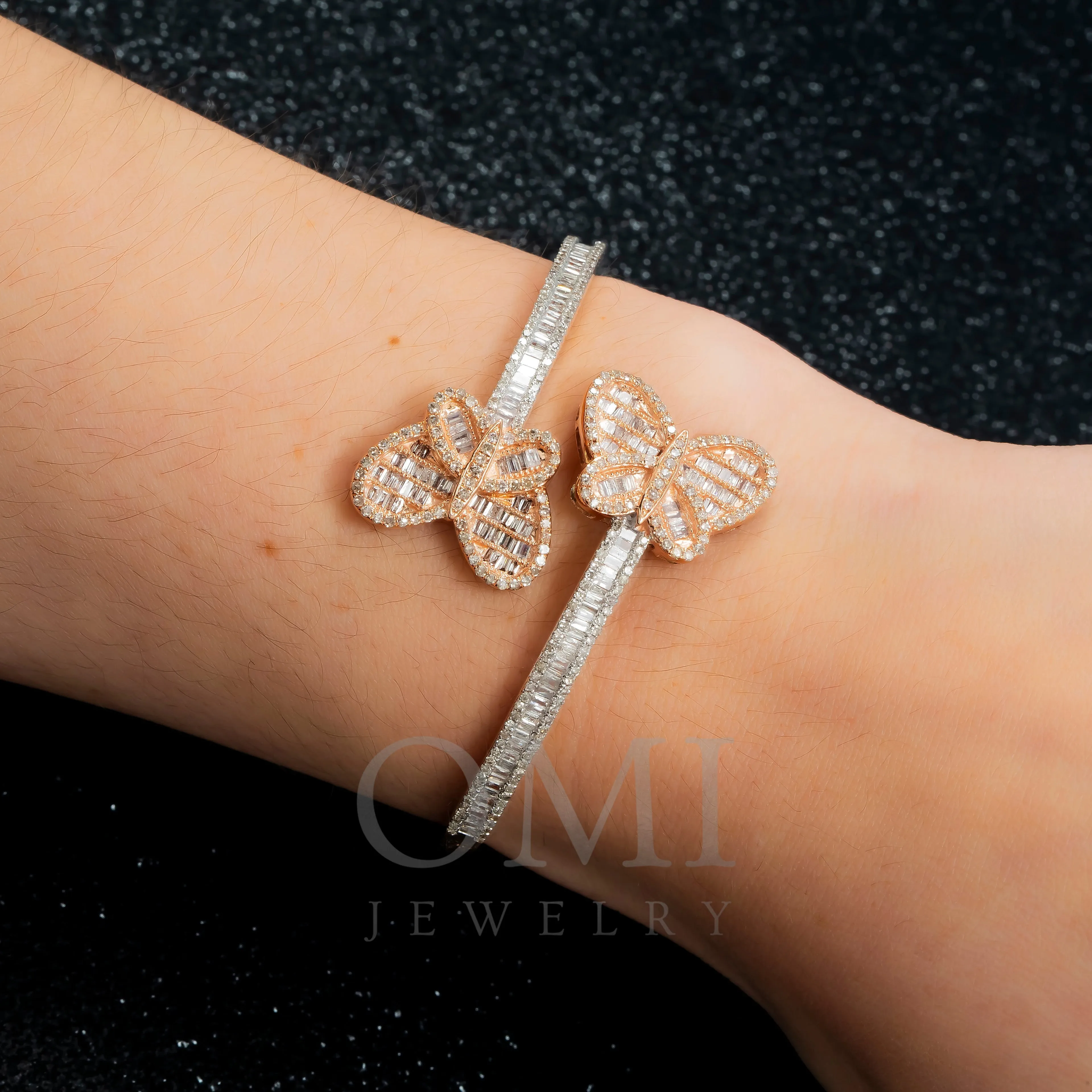 14K GOLD BAGUETTE DIAMONDS OPEN BUTTERFLY BANGLE 2.86 CT