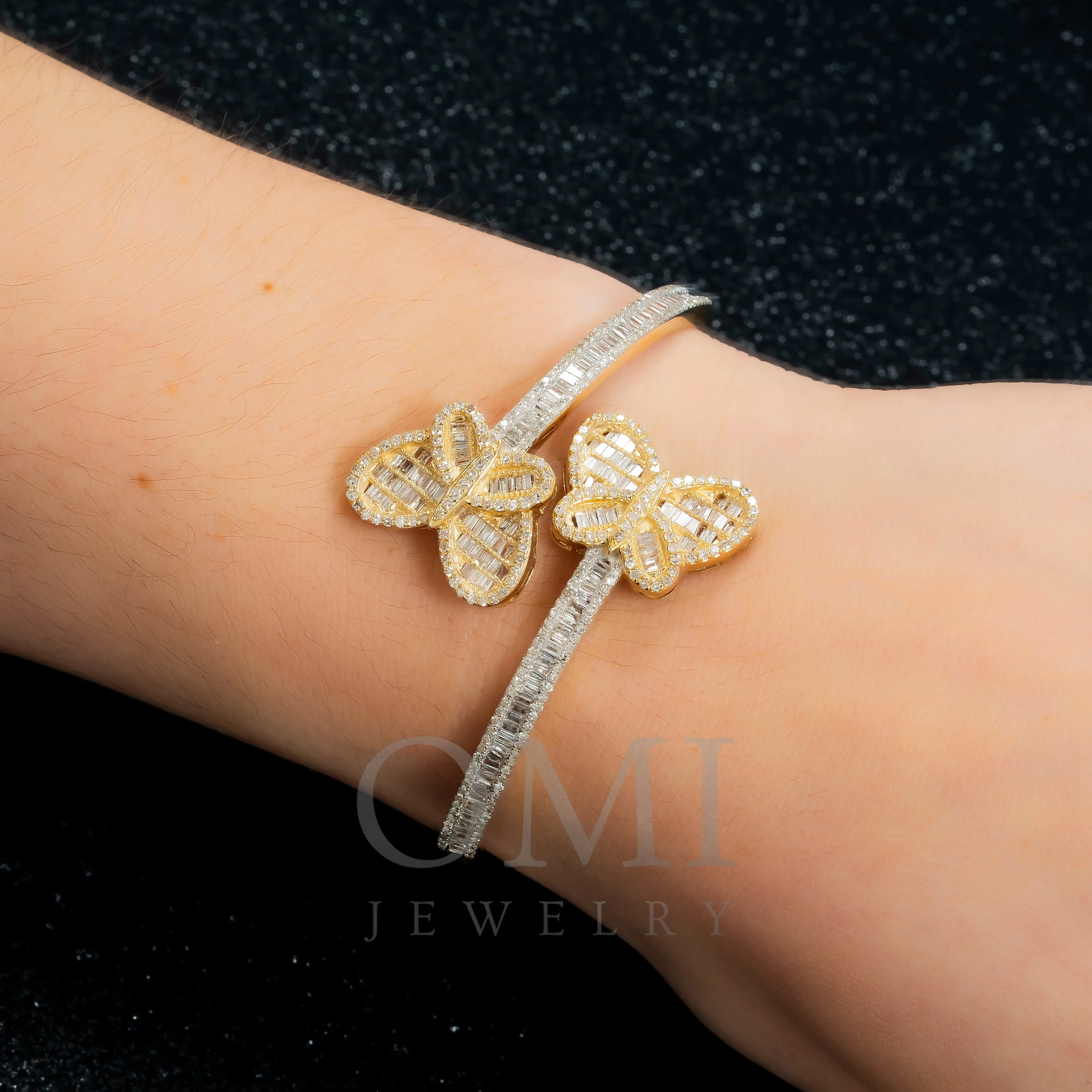 14K GOLD BAGUETTE DIAMONDS OPEN BUTTERFLY BANGLE 2.86 CT