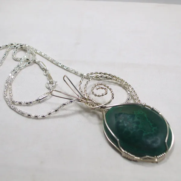 Hadda Malachite Cabochon Pendant Necklace