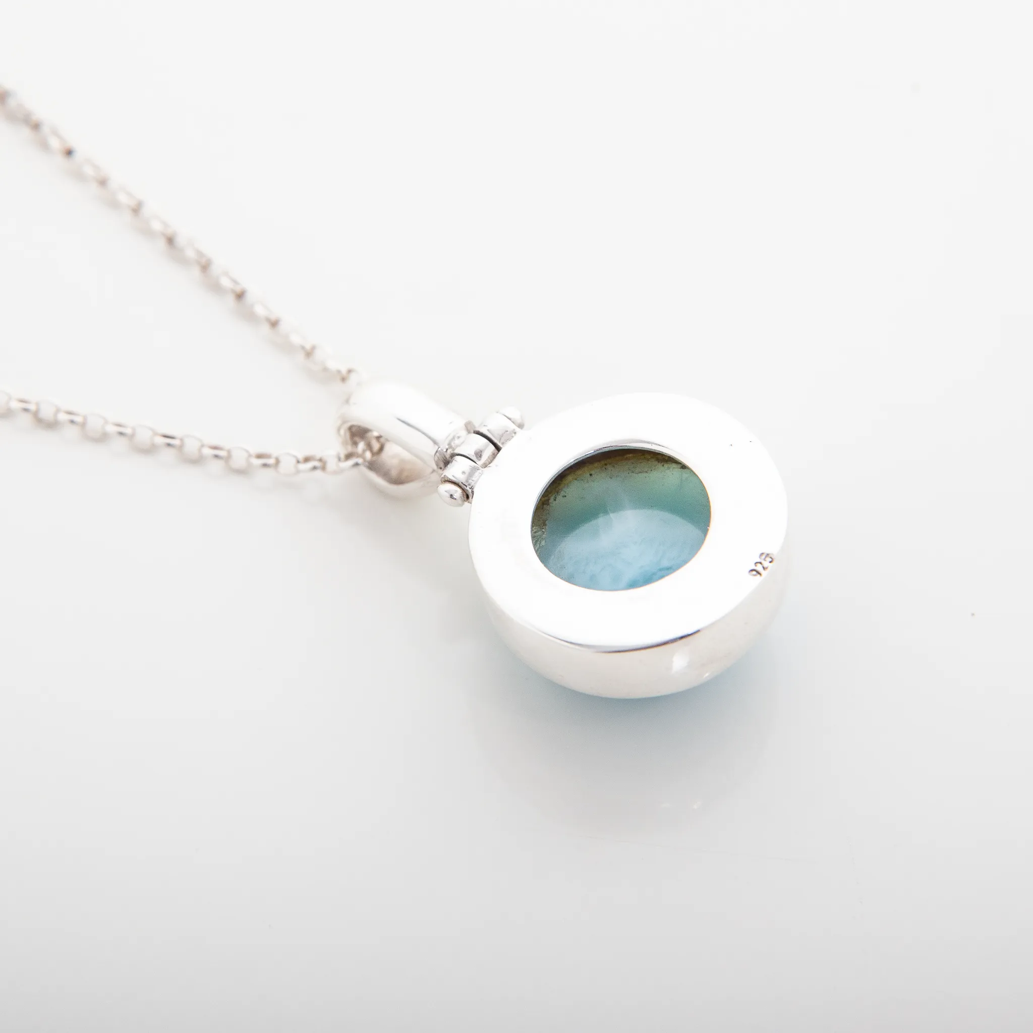 Larimar Pendant Nesse