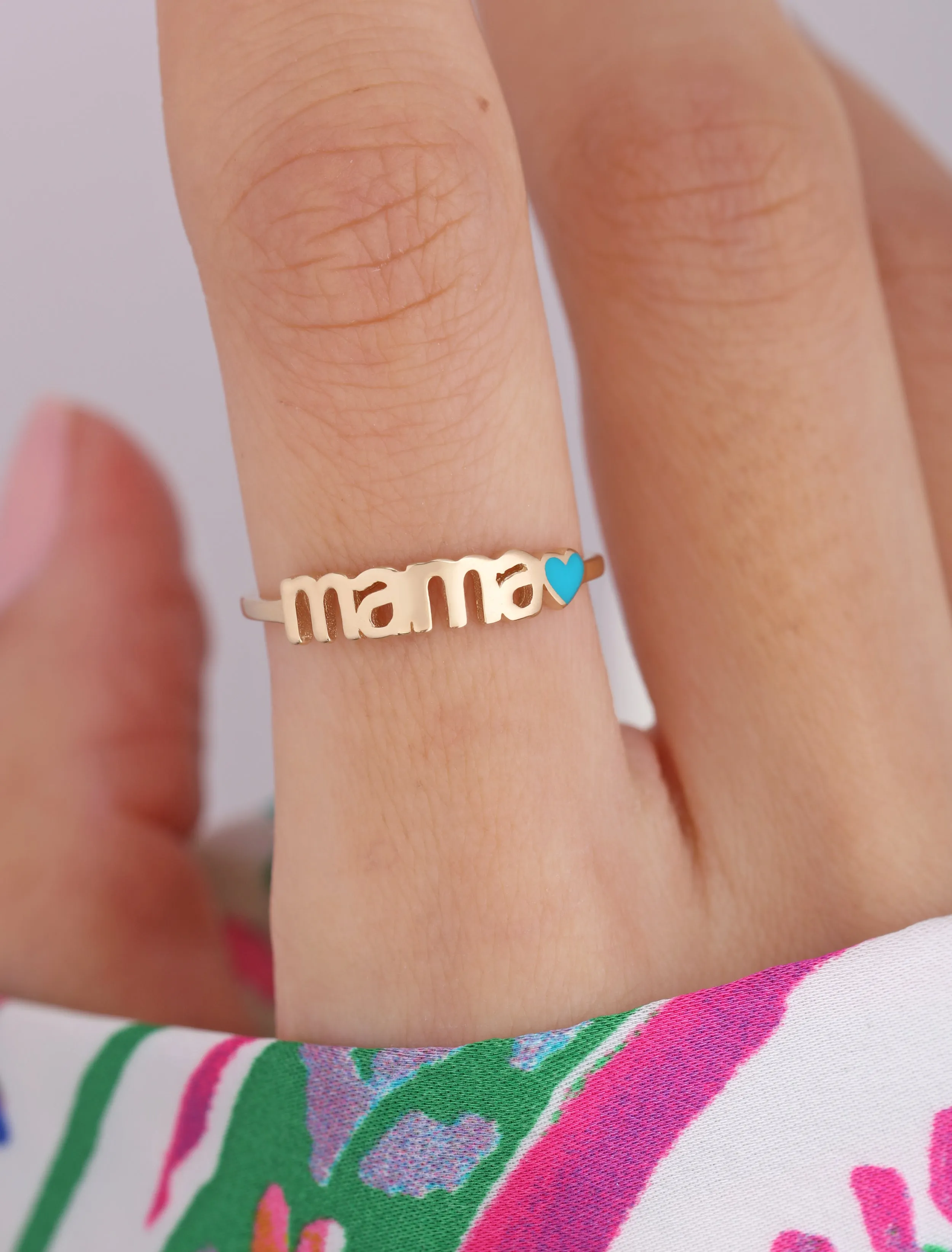 Mama Love Signature Band 18K Gold Ring with Enamel Heart