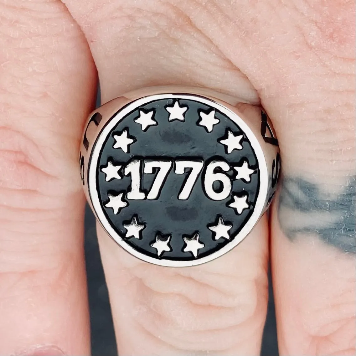 Ring - 1776 Patriot - Black & Silver  - R87