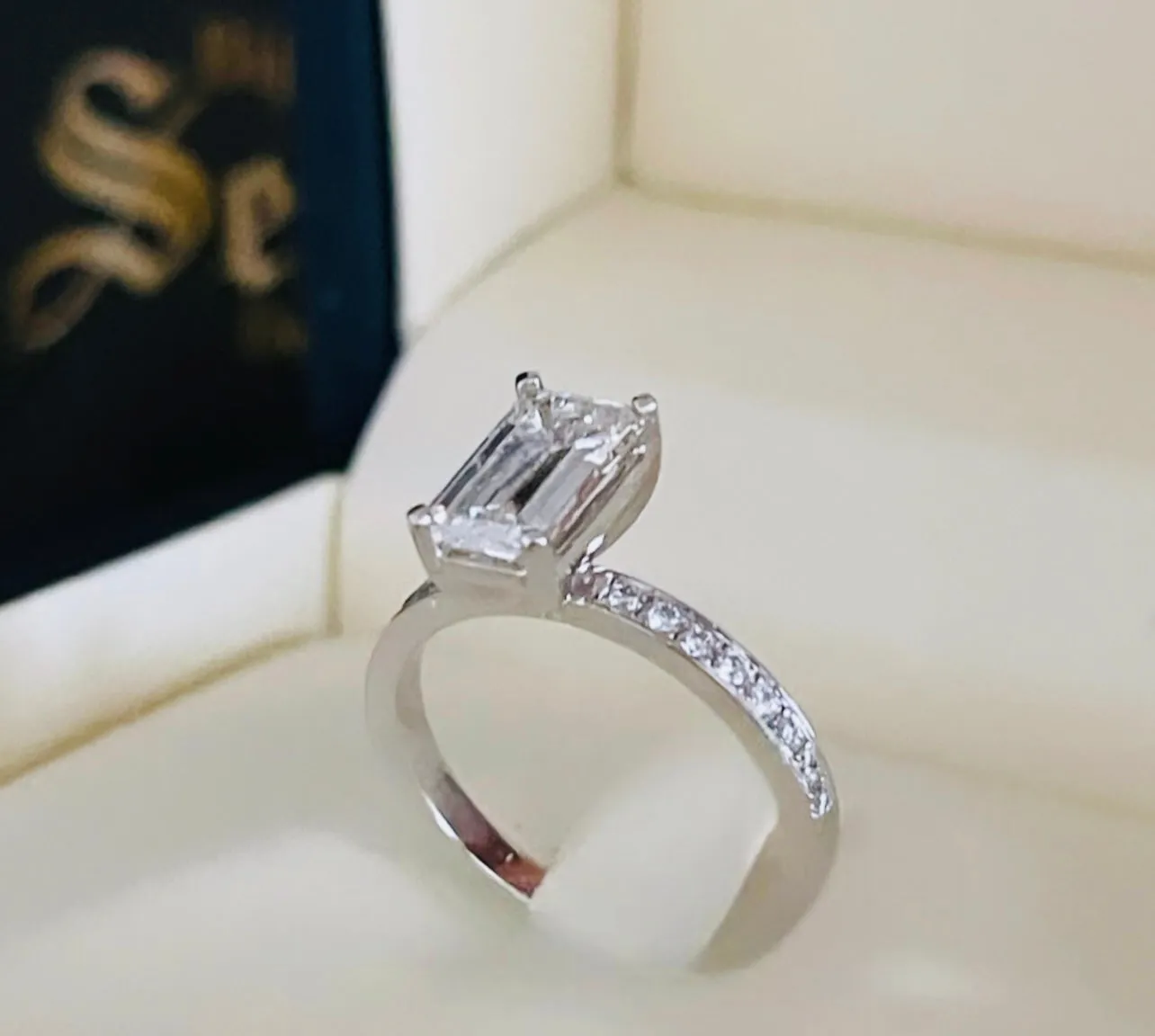 Women  diamond ring